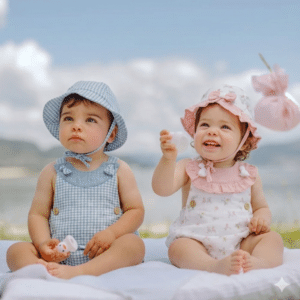 Ranita bebe tiranta con gorrito familia PROVENZAL Yoedu